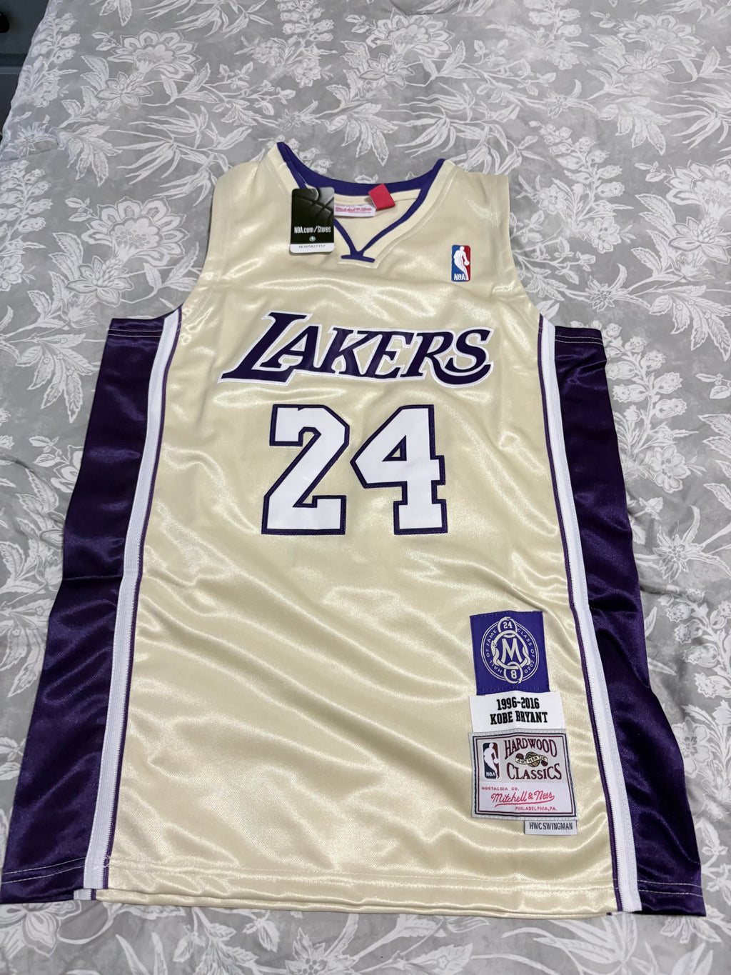 Lakers #24 Kobe Bryant Gold Jersey – Mitchell & Ness
